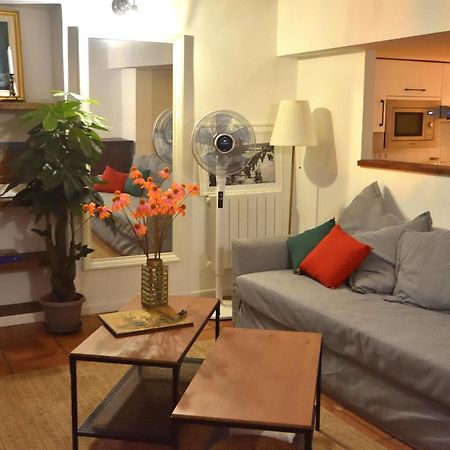 Apartment 33 On The Old Historic Senate Square 니스 외부 사진