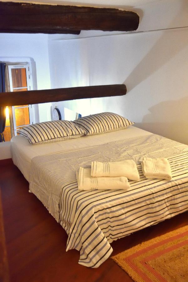 Apartment 33 On The Old Historic Senate Square 니스 외부 사진
