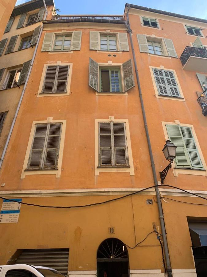 Apartment 33 On The Old Historic Senate Square 니스 외부 사진