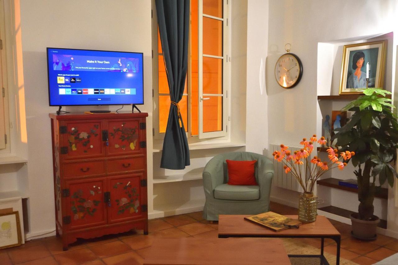 Apartment 33 On The Old Historic Senate Square 니스 외부 사진