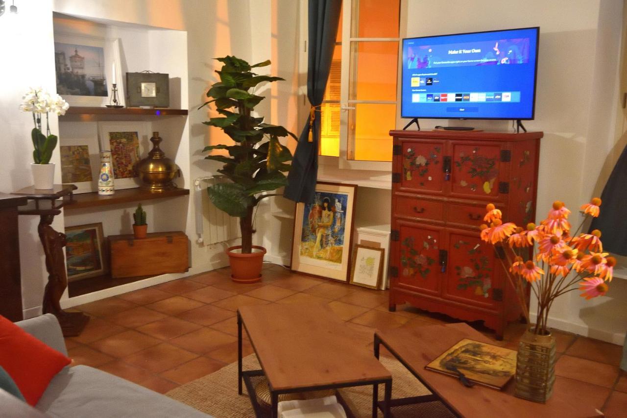 Apartment 33 On The Old Historic Senate Square 니스 외부 사진