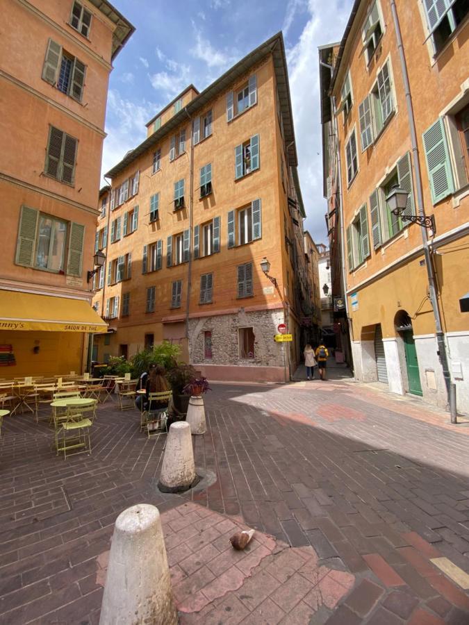 Apartment 33 On The Old Historic Senate Square 니스 외부 사진