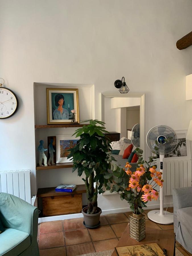 Apartment 33 On The Old Historic Senate Square 니스 외부 사진