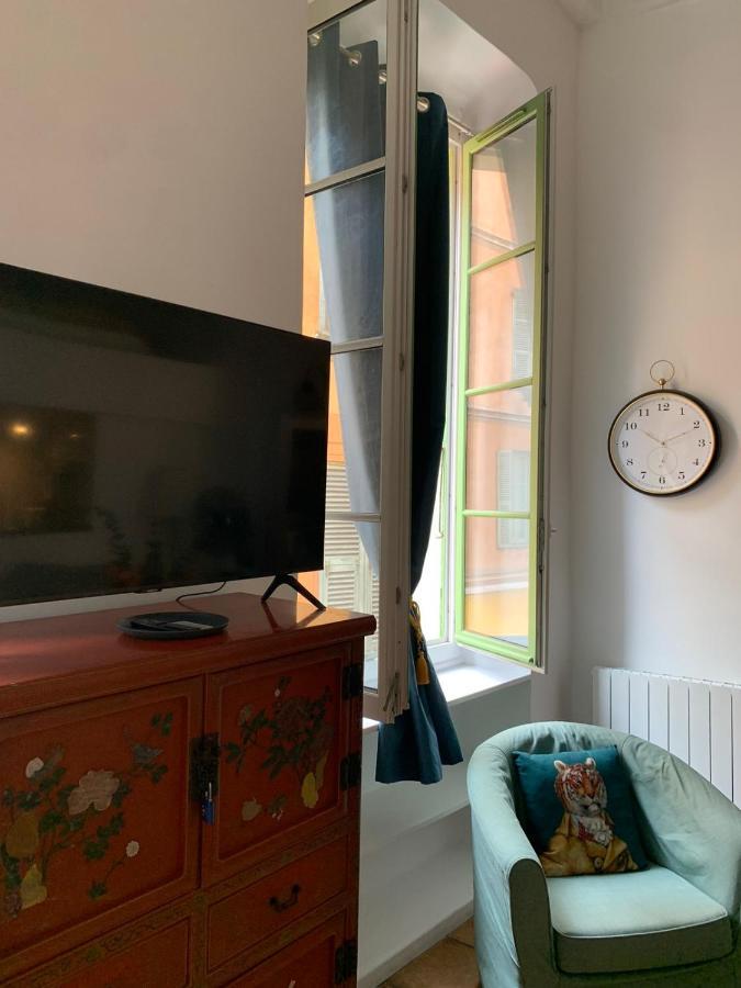 Apartment 33 On The Old Historic Senate Square 니스 외부 사진