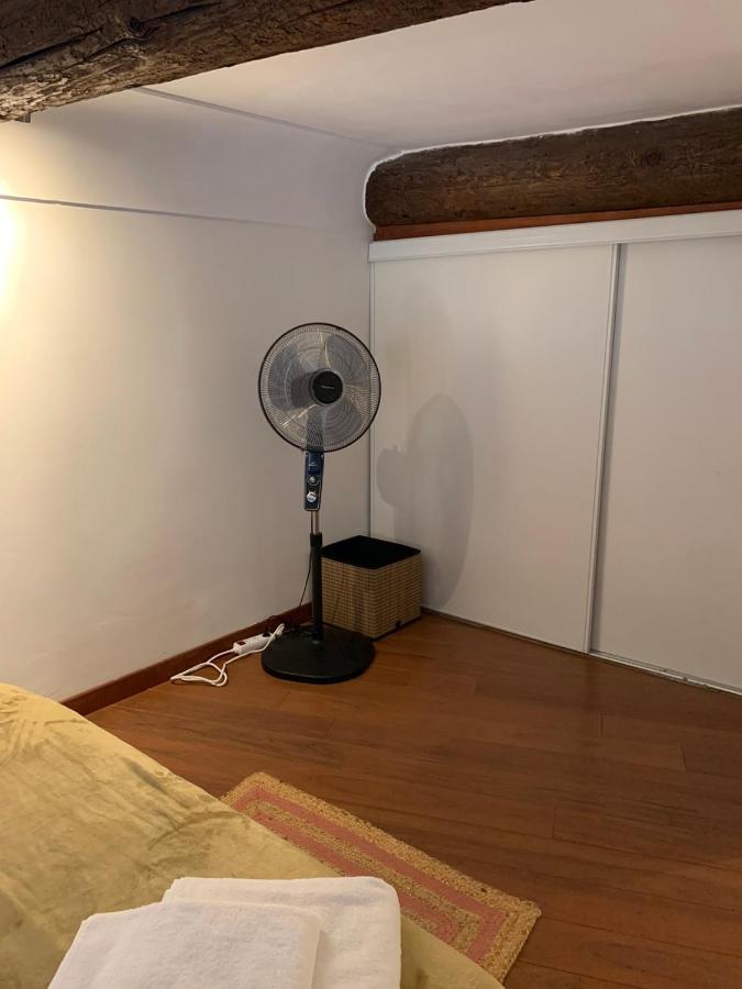 Apartment 33 On The Old Historic Senate Square 니스 외부 사진