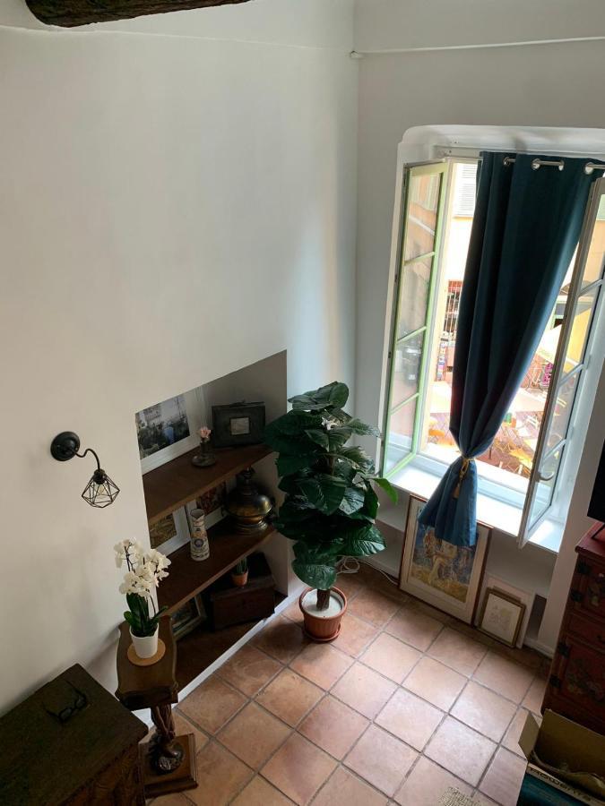 Apartment 33 On The Old Historic Senate Square 니스 외부 사진
