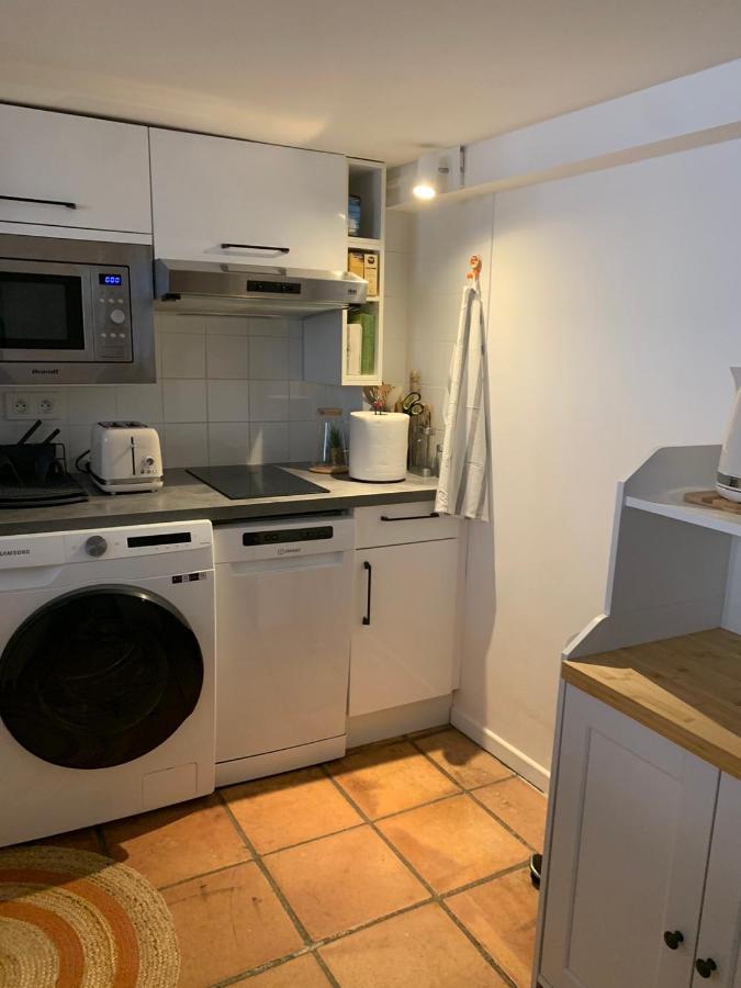Apartment 33 On The Old Historic Senate Square 니스 외부 사진