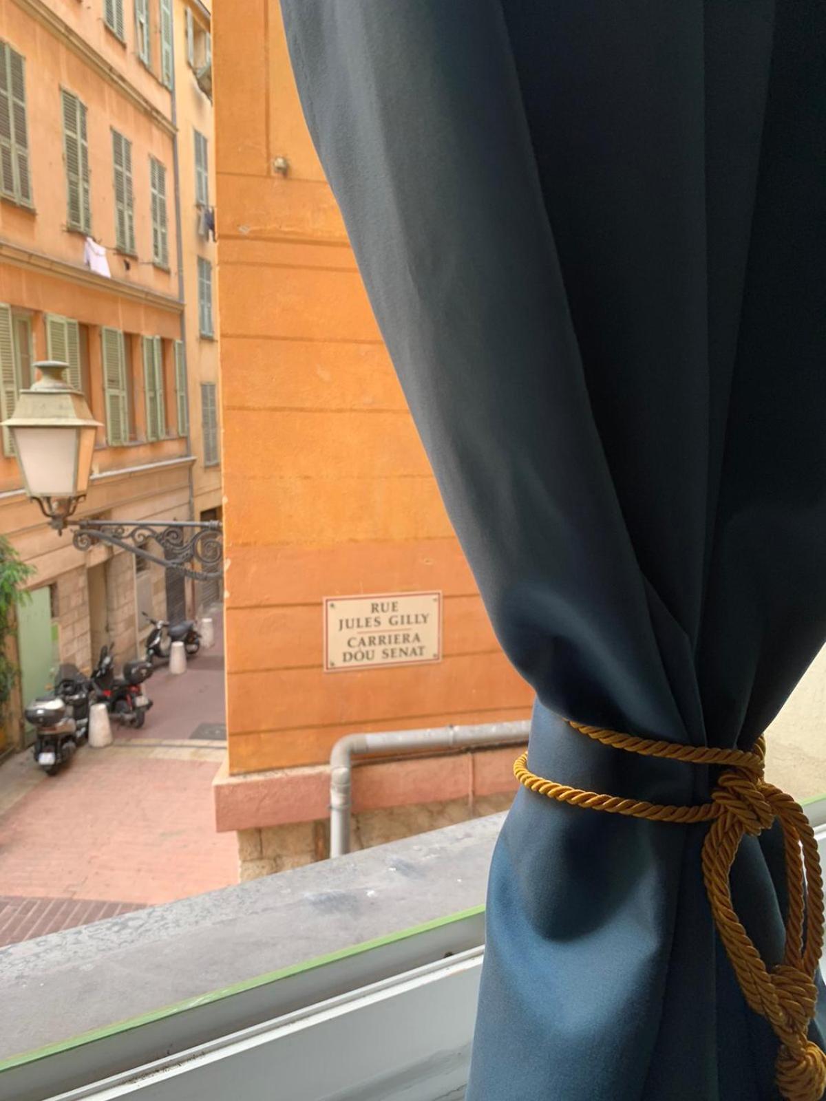 Apartment 33 On The Old Historic Senate Square 니스 외부 사진